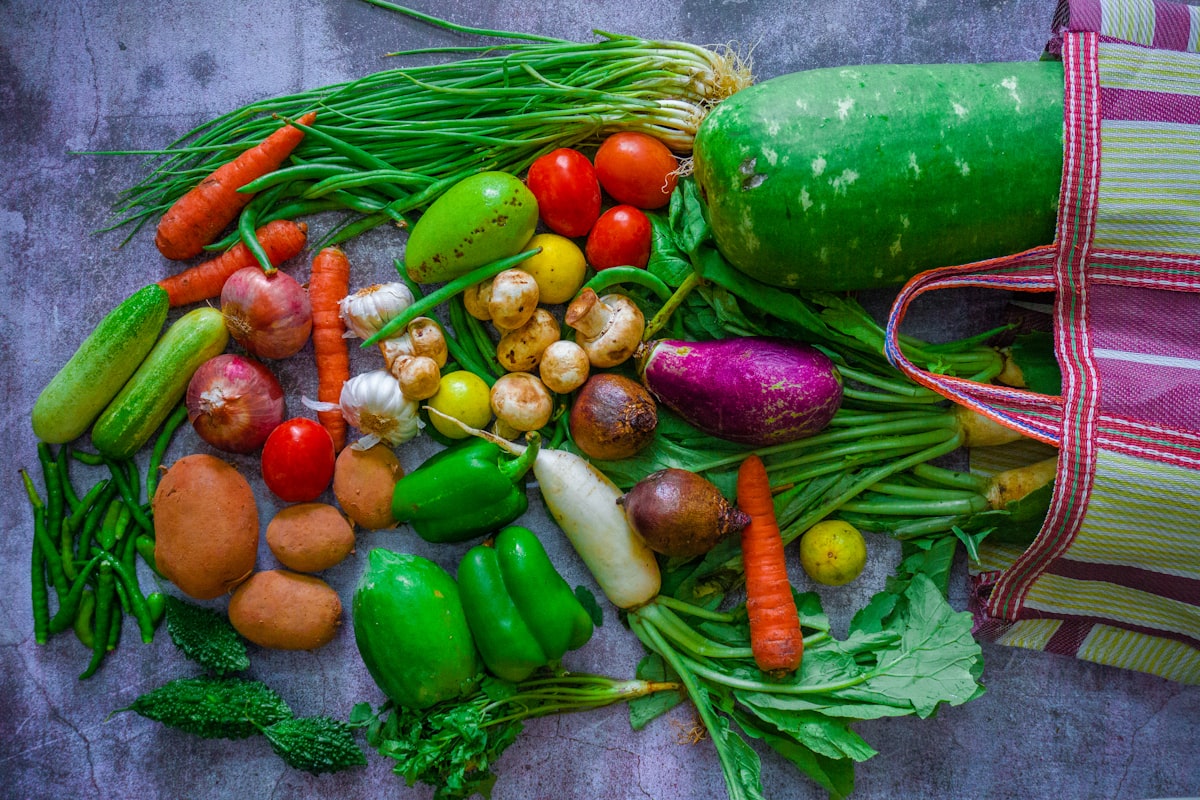 Team editoriale di Nutritionflowpath al lavoro su contenuti di nutrizione sana